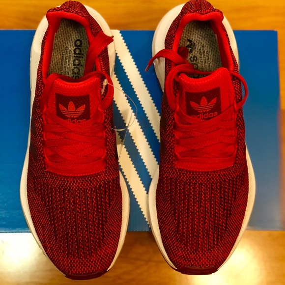🚨SOLD🚨 ADIDAS SWIFT RUN - Picture 3 of 6
